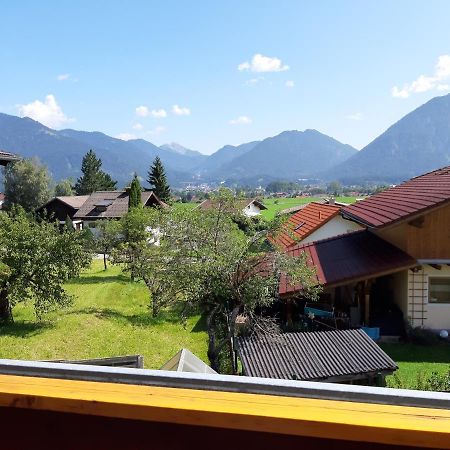 80 M2 Haushaelfte, 3 Zimmer, Parkplaetze, Bis 6 Pers Apartamento Wängle Exterior foto